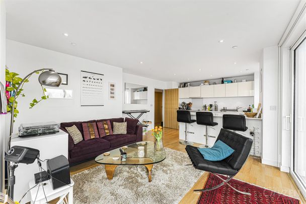 Residence Tower, Woodberry Grove, London - Photo 1