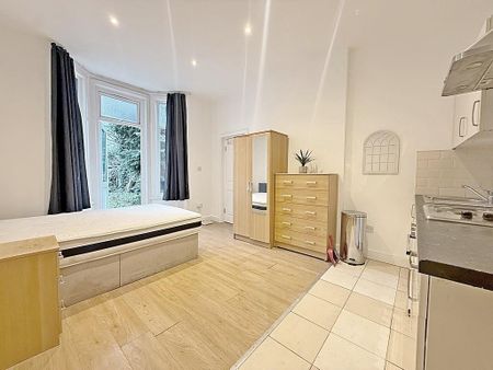 Studio to rent - Photo 3