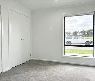 Brand New 4 Bedroom Townhouse in the Heart of Kalkallo - Photo 4