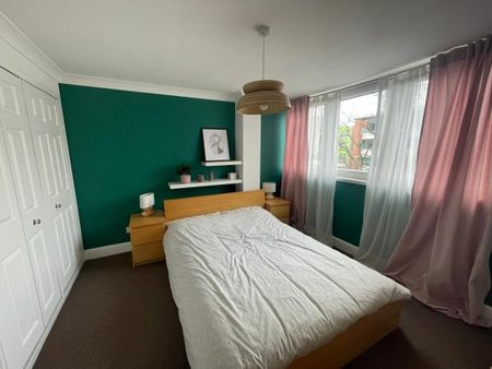 Commercial Road, Southampton - Photo 2