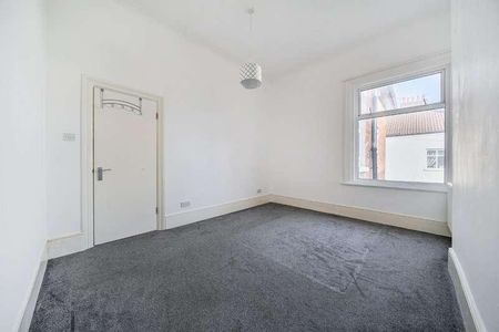 St. Edwards Road, Southsea, PO5 - Photo 2