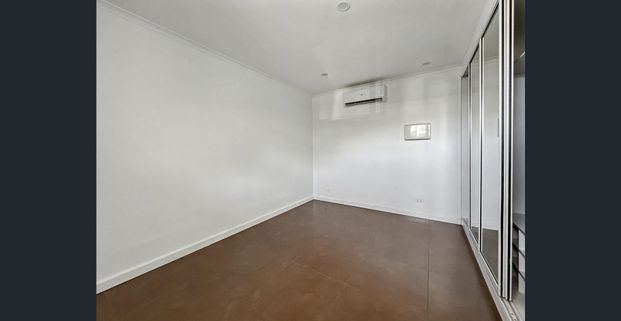 2-Bedroom Home With Large Yard – Close to Everything! - Photo 1