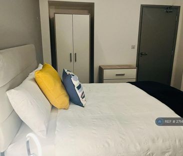 1 bedroom in a house share to rent - Photo 2