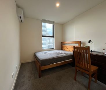 Modern Apartment with Water & City Views - Photo 3