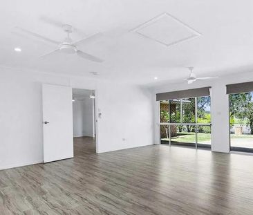 CENTRAL HERVEY BAY - SPACIOUS HOME - Photo 1