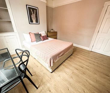 5 bedroom terraced house to rent - Photo 4