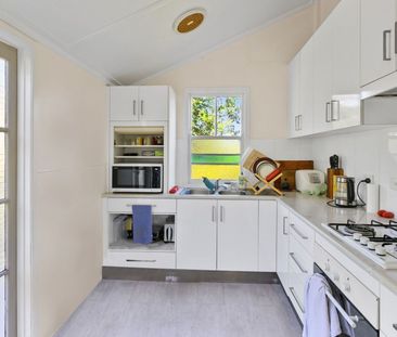 Beautiful Queenslander close to Mackay CBD - Photo 5