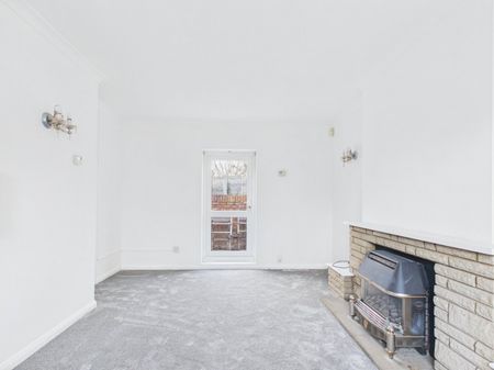 Hyceia, Hampton Lane, Hanworth,TW13 - Photo 2