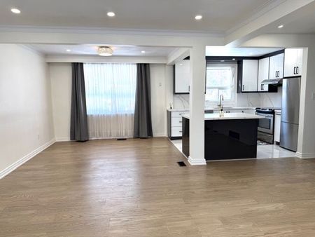 For Lease - 26 Lejune Road, Toronto, Ontario - Photo 3