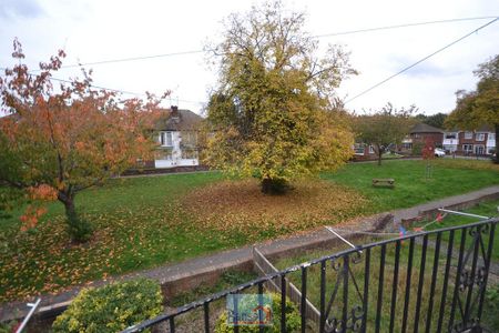 2 bedroom maisonette to rent - Photo 5