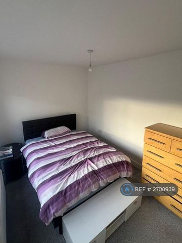 1 bedroom in a house share to rent - Photo 5