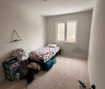 For Lease - 11 Genoa Drive, Hamilton, Ontario - Photo 3