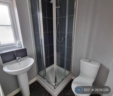 3 bedroom semi-detached house to rent - Photo 6