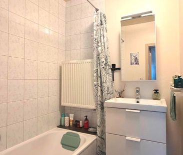 RuimTTweeslaapkamerappartement gelegen in de stationsbuurt Gent-Sin... - Photo 6