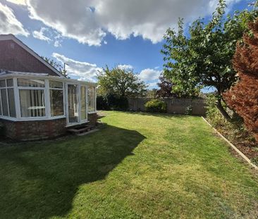 2 bedroom bungalow to rent - Photo 1