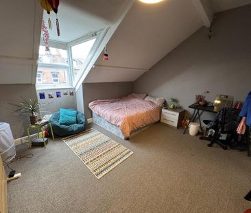 6 bedroom terraced house to rent - Photo 4