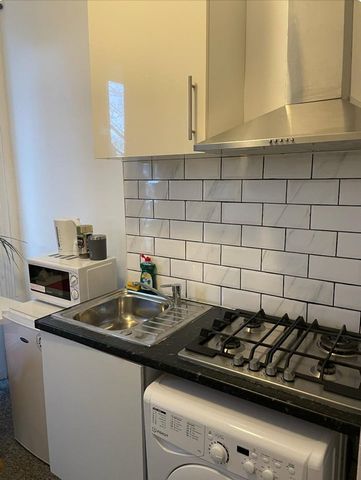 Room in a Shared Flat, Upper Street, N1 - Photo 2