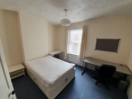 3 Bed Student Accommodation - Photo 4