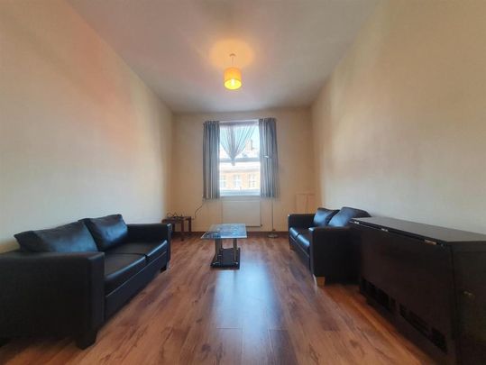 3 bedroom flat to rent - Photo 1