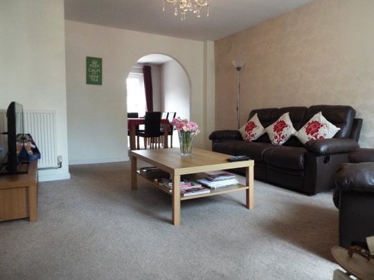 Queensgate, Maidstone - Photo 1