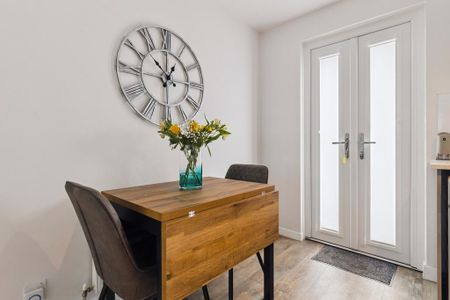 2 bedroom semi-detached house to rent - Photo 5