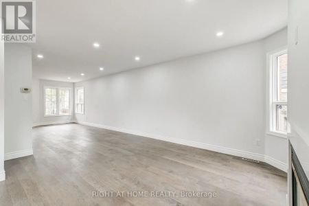 36 MAPLESHADE DRIVE W - Photo 3