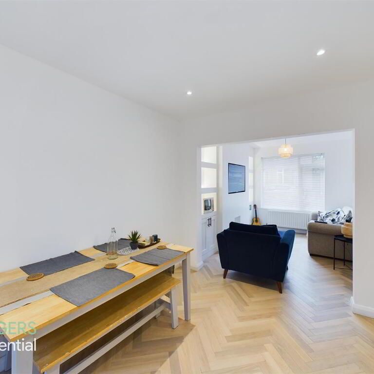 12 Park Drive, Holywood, BT18 9LW - Photo 1