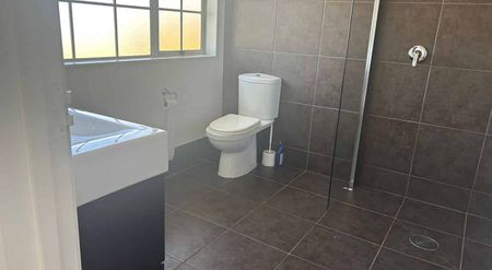 Smaller families welcome - Photo 4