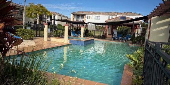 3 bedroom townhouse at a comfort, functionality and unbeatable Varsity Lakes location - Photo 3