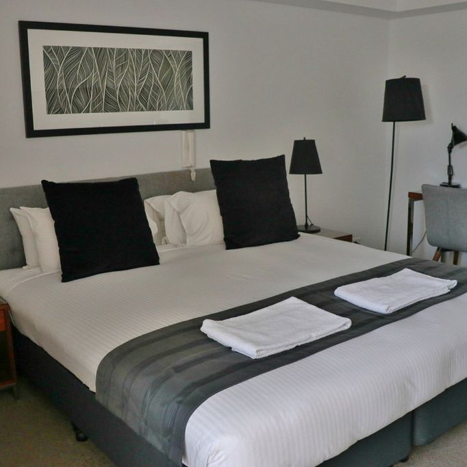 FULLY FURNSIHED STUDIO APARTMENT - Photo 1