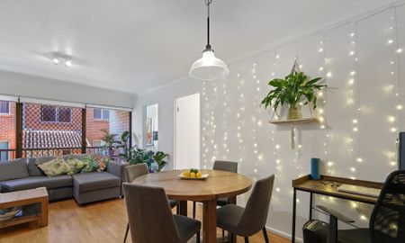 Modern Apartment in Convenient Location - Photo 2