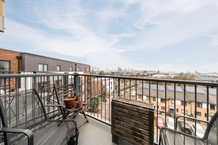 2 bedroom penthouse to rent - Photo 4