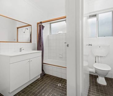 1/38 Julia Street, Wavell Heights QLD 4012 - Apartment For Rent | D... - Photo 2