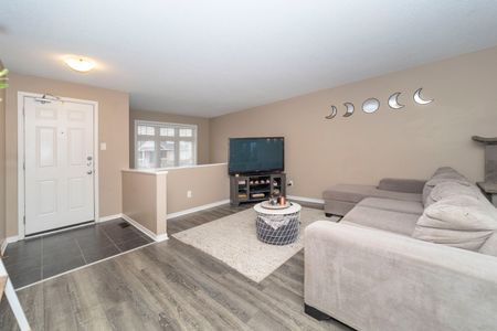 For Lease - 309 Galston Private, Orleans - Convent Glen and Area, Ontario - Photo 3