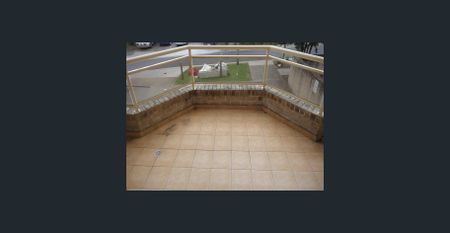 MODERN 2 BEDROOM UNIT - CLOSE TO STATION. - Photo 5