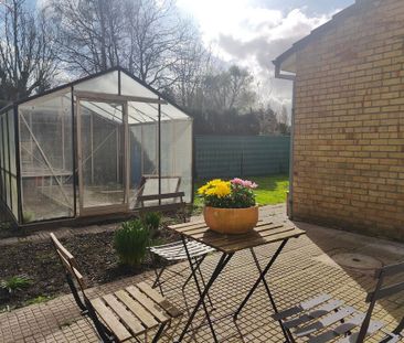 Ruime gezinswoning met 3 slaapkamers te Assebroek. - Photo 5