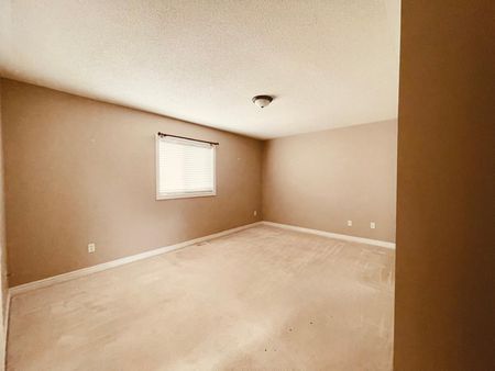 For Lease - 406 Black Drive, Milton, Ontario - Photo 4