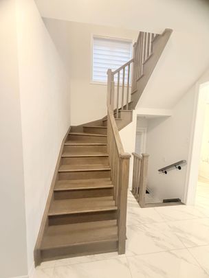 For Lease - 53 Woolacott Lane, Clarington, Ontario - Photo 1