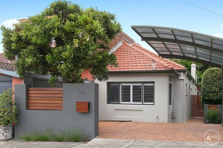 Timeless Character & Modern Comfort in the Heart of Maroubra - Photo 3