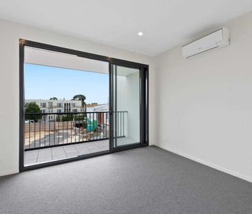 8/3 Adelaide Street, Mckinnon VIC 3204 - Photo 2