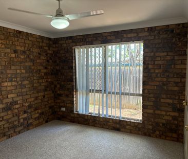 3 bedroom brick with carport - Photo 2
