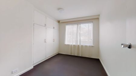2 Bed, 1 Bath - Photo 4