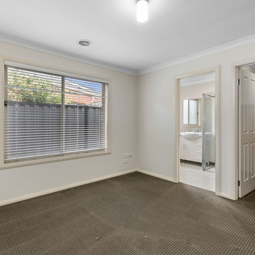 When style, quality, size and location come together - Photo 1