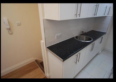 1 bedroom flat to rent - Photo 5