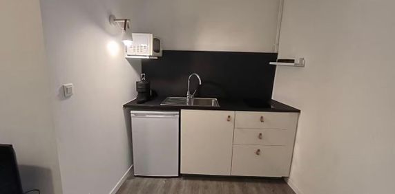 Location Appartement 1 pièce 21m² AIX EN PROVENCE 13100 - Photo 2