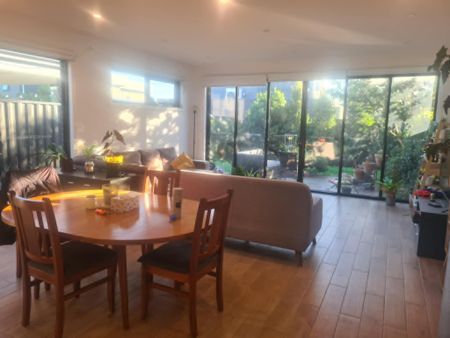 Bentleigh East - Photo 2