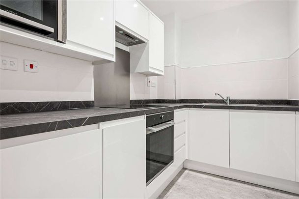 A one bedroom apartment close to Angel Station - Photo 1