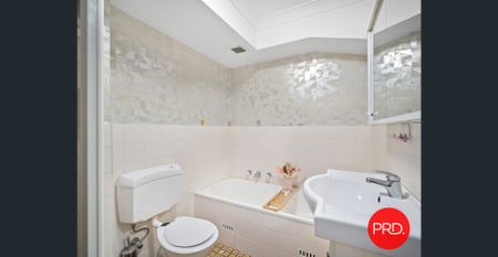 SPACIOUS TWO BEDROOM UNIT IN A GREAT LOCATION! - Photo 3