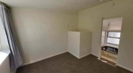 Warm and Inviting in Berhampore - Photo 3