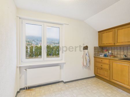 Charming single room with practical furniture in Oberweningen - Photo 5